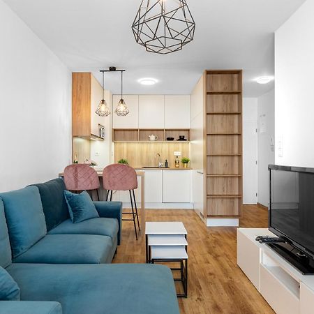 Leo Apartment - Ac & Free Parking Bratislava Exterior photo