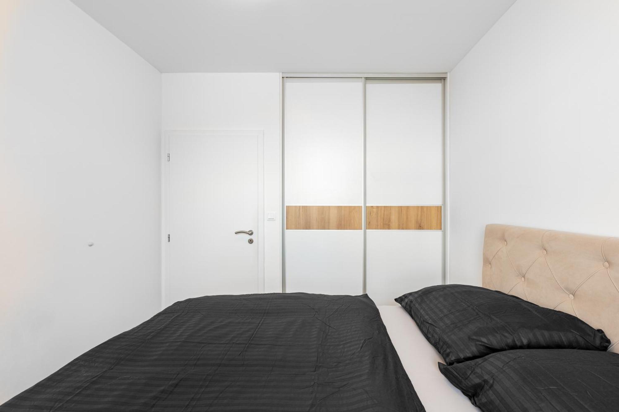 Leo Apartment - Ac & Free Parking Bratislava Exterior photo