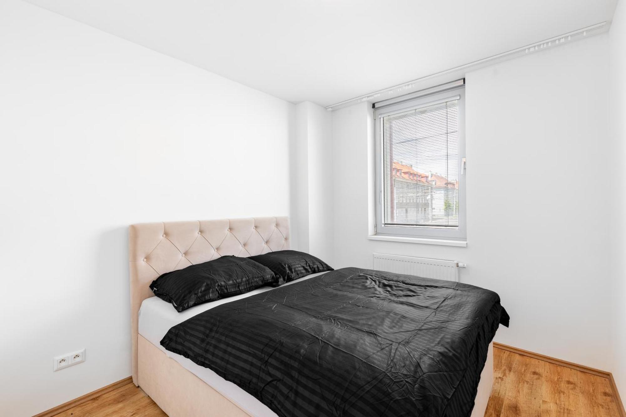 Leo Apartment - Ac & Free Parking Bratislava Exterior photo