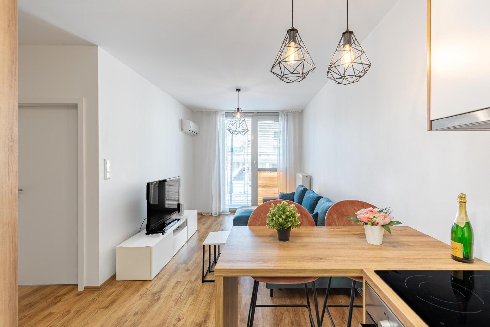 Leo Apartment - Ac & Free Parking Bratislava Exterior photo