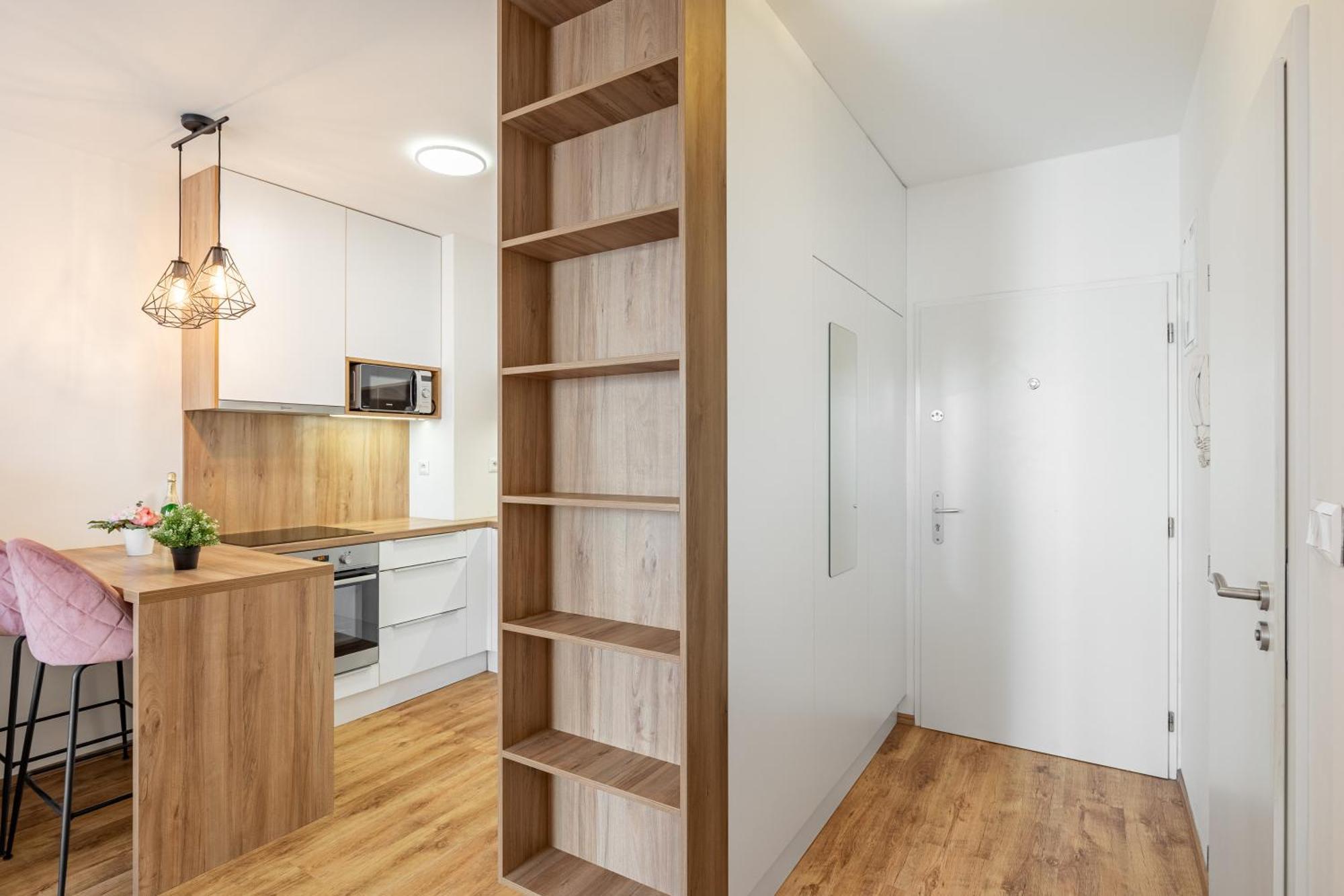 Leo Apartment - Ac & Free Parking Bratislava Exterior photo
